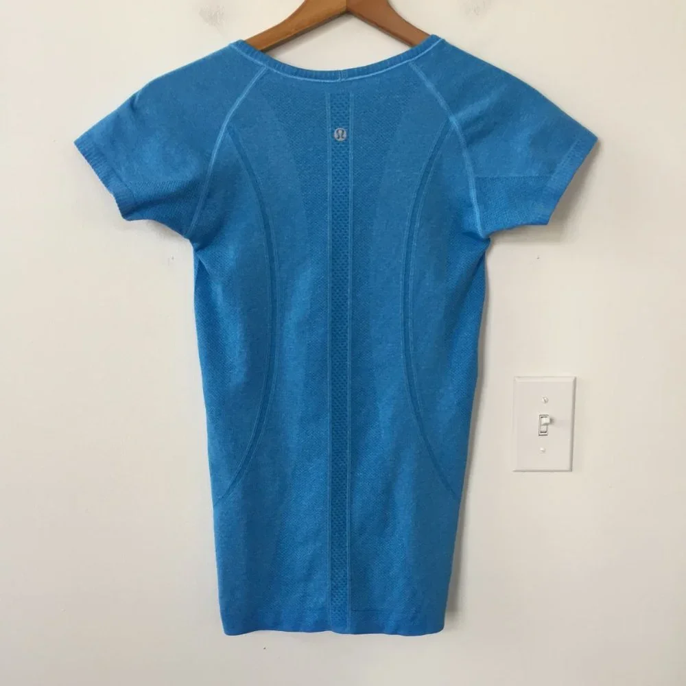 Lululemon Run: Swiftly V Neck Beach Blanket Blue